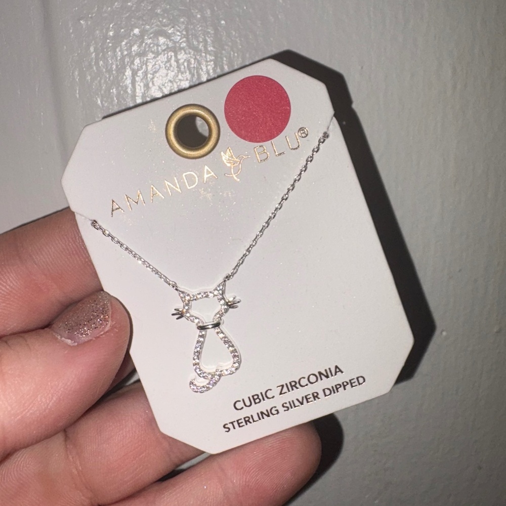 Kitty necklace